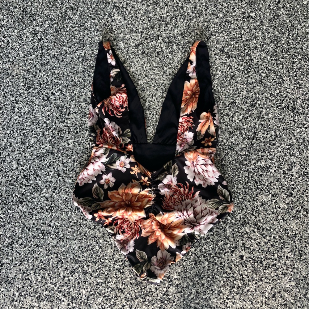 Maaji ✦ Reversible Black & Floral One-Piece Swimsuit (L)
